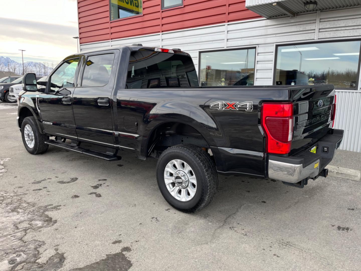 2022 Black /charcoal cloth Ford F-250 SD XLT Crew Cab 4WD (1FT7W2BT9NE) with an 6.7L V8 OHV 16V DIESEL engine, 6A transmission, located at 1960 Industrial Drive, Wasilla, 99654, (907) 274-2277, 61.573475, -149.400146 - Photo#2